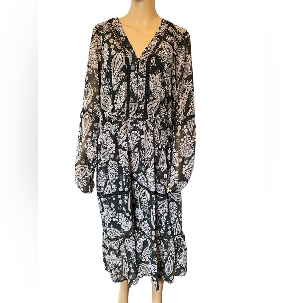 Knox Rose Black and White Paisley Midi Dress